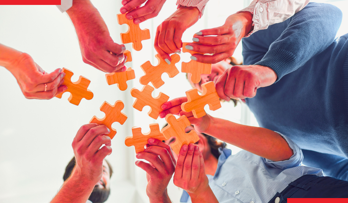 Empowering-Your-Success-with-Straxecute SWOT Analysis for building a better business strategy